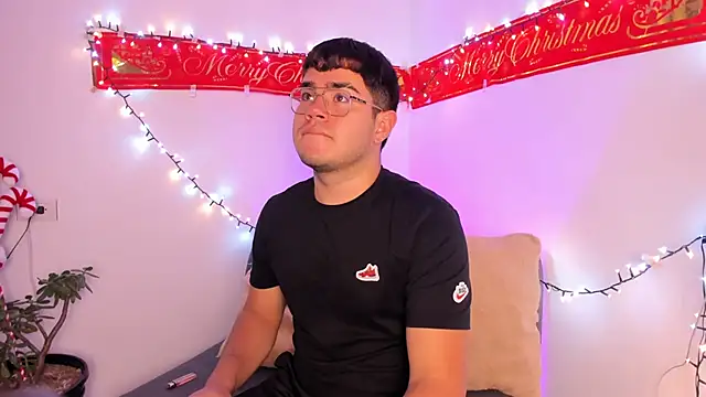 Snapshot of thiago_occonor chatting on December 4, 2025, 4:22 am thiago occonor online show from December 4, 2025, 4:22 am