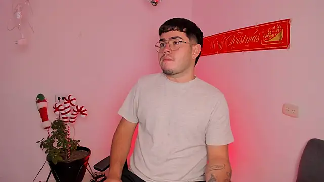 Snapshot of thiago_occonor chatting on December 16, 2025, 6:39 am thiago occonor online show from December 16, 2025, 6:39 am