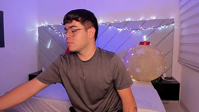 Snapshot of thiago_occonor chatting on November 15, 2025, 2:04 am thiago occonor online show from November 15, 2025, 2:04 am