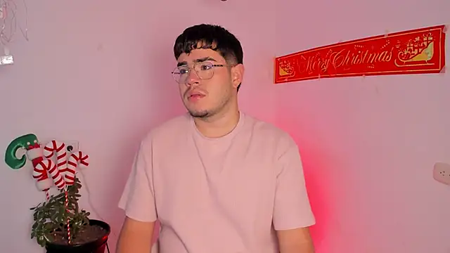 Snapshot of thiago_occonor chatting on December 17, 2025, 4:06 am thiago occonor online show from December 17, 2025, 4:06 am