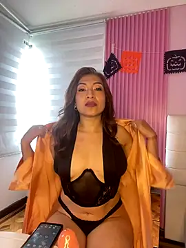 CharlotteMilf  online show from November 16, 2025, 1:27 pm