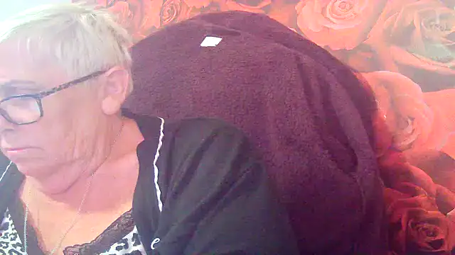 Playful MILF Demi online show from May 31, 2026, 6:53 pm