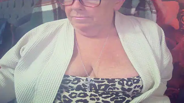 Snapshot of Playful_MILF_Demi chatting on June 11, 2026, 8:50 pm Playful MILF Demi online show from June 11, 2026, 8:50 pm