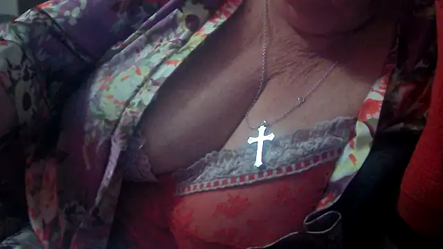 Snapshot of Playful_MILF_Demi chatting on October 19, 2025, 10:56 pm Playful MILF Demi online show from October 19, 2025, 10:56 pm