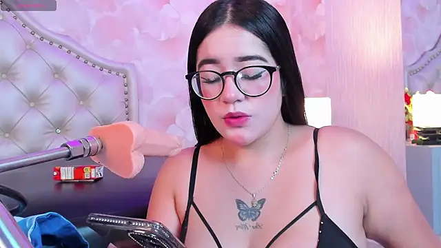 Sophia Valkova online show from December 16, 2025, 5:22 am