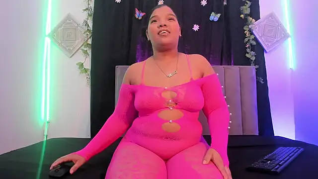 Snapshot of DayanRoux chatting on October 7, 2025, 12:50 pm DayanRoux online show from October 7, 2025, 12:50 pm