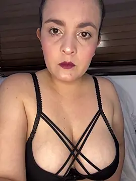 Anyhot latina online show from October 31, 2025, 1:13 am