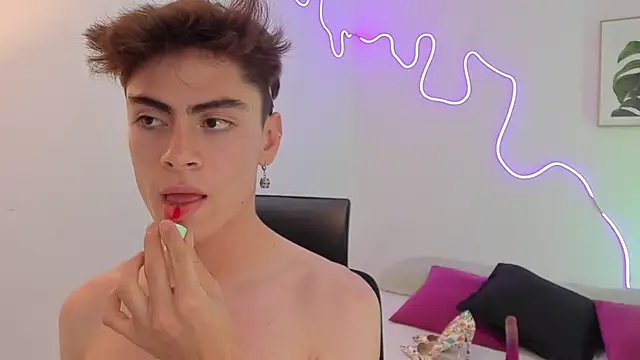 Sam Clark online show from November 18, 2025, 3:21 am