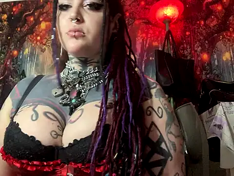 Snapshot of nyxvelon chatting on October 21, 2025, 8:41 pm nyxvelon online show from October 21, 2025, 8:41 pm