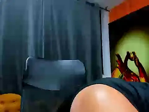 Snapshot of jasonshaw25 chatting on December 18, 2025, 5:28 pm jasonshaw25 online show from December 18, 2025, 5:28 pm