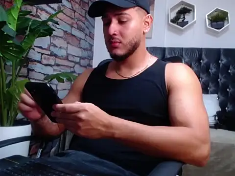 Snapshot of jasonshaw25 chatting on December 19, 2025, 8:00 pm jasonshaw25 online show from December 19, 2025, 8:00 pm