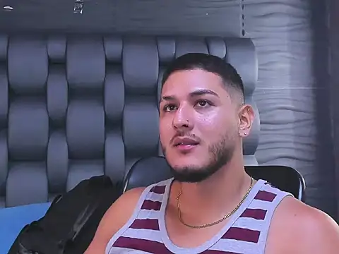 Snapshot of jasonshaw25 chatting on November 7, 2025, 6:12 pm jasonshaw25 online show from November 7, 2025, 6:12 pm