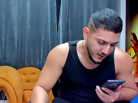 Snapshot of jasonshaw25 chatting on November 10, 2025, 5:18 pm jasonshaw25 online show from November 10, 2025, 5:18 pm