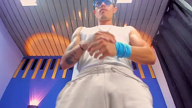 imsammytop online show from October 28, 2025, 11:20 am