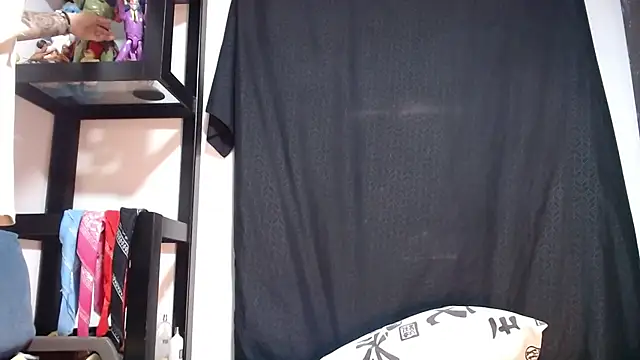 imsammytop online show from November 11, 2025, 10:54 am