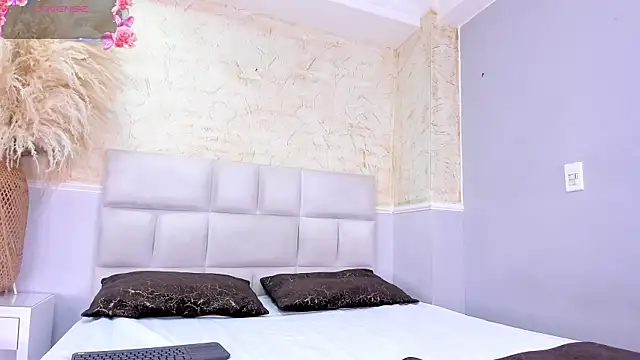 ScarletEvanss  online show from December 21, 2025, 12:07 pm