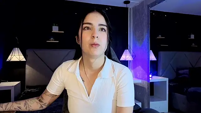 giapearl25 online show from November 8, 2025, 1:14 pm