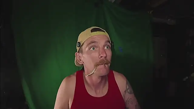 Snapshot of AverageMaleJay chatting on October 4, 2025, 4:47 am AverageMaleJay online show from October 4, 2025, 4:47 am