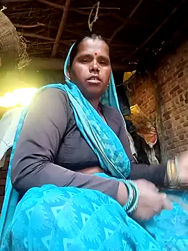 Snapshot of Janvi_tv chatting on October 27, 2025, 2:01 am Janvi tv online show from October 27, 2025, 2:01 am