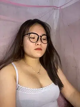 Beautiful-light22 online show from December 4, 2025, 1:43 pm