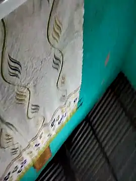 shyhotpinay 32 online show from November 19, 2025, 8:20 pm