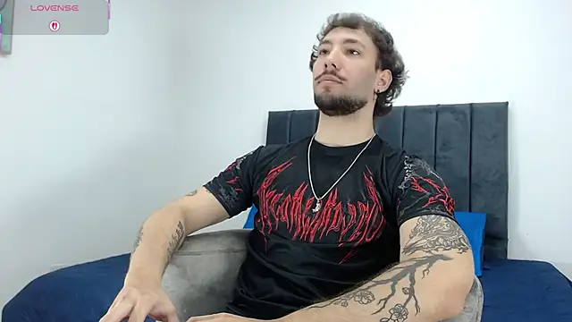 angel kyrozz online show from February 11, 2026, 7:03 pm