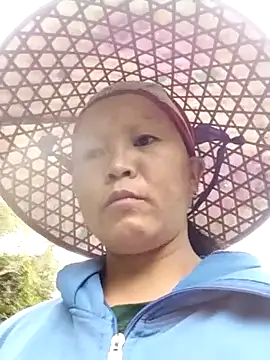 sumaybae online show from November 17, 2025, 2:04 am