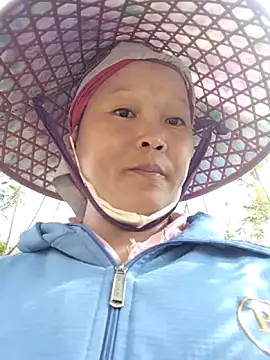 sumaybae online show from October 13, 2025, 2:13 am