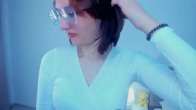 LorrieDegonia online show from November 10, 2025, 4:06 am