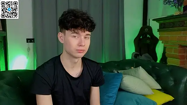 Snapshot of Cute_Mike chatting on March 1, 2026, 8:09 pm Cute Mike online show from March 1, 2026, 8:09 pm