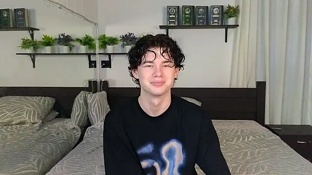 Snapshot of Cute_Mike chatting on February 14, 2026, 1:39 am Cute Mike online show from February 14, 2026, 1:39 am