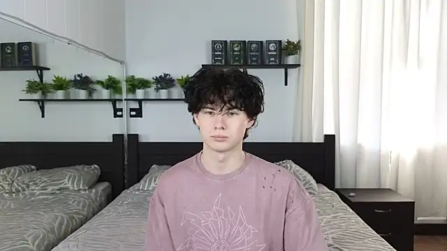 Snapshot of Cute_Mike chatting on February 1, 2026, 4:33 am Cute Mike online show from February 1, 2026, 4:33 am