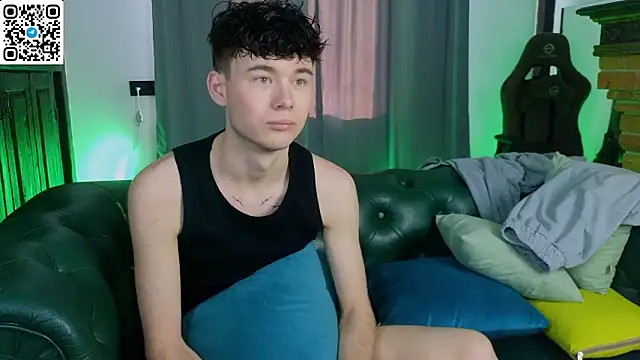 Snapshot of Cute_Mike chatting on March 1, 2026, 3:50 am Cute Mike online show from March 1, 2026, 3:50 am