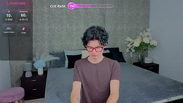 Snapshot of Cute_Mike chatting on November 22, 2025, 10:19 pm Cute Mike online show from November 22, 2025, 10:19 pm