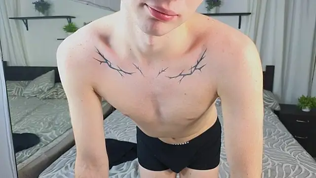 Snapshot of Cute_Mike chatting on October 27, 2025, 3:46 pm Cute Mike online show from October 27, 2025, 3:46 pm