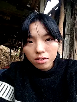 Snapshot of Genie_tin chatting on November 2, 2025, 8:19 am Genie tin online show from November 2, 2025, 8:19 am