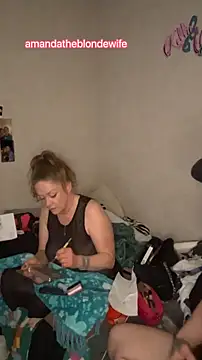 amandatheblondewife online show from April 16, 2026, 12:39 pm