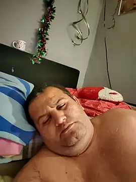 Zsoltzsolti23 online show from December 4, 2025, 6:40 pm