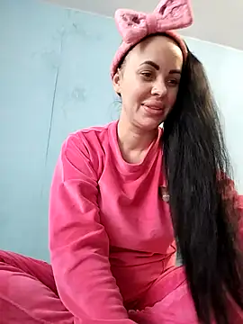 Stefaniyaxq online show from December 1, 2025, 11:22 am