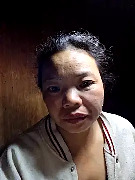 miomio-12 online show from December 5, 2025, 8:28 pm