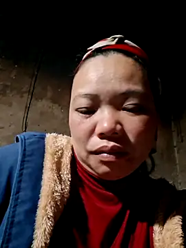 miomio-12 online show from February 4, 2026, 11:22 pm