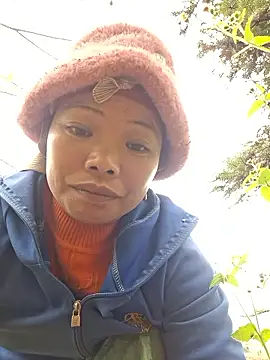 Snapshot of miomio-12 chatting on November 4, 2025, 3:10 am miomio-12 online show from November 4, 2025, 3:10 am