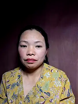 Snapshot of miomio-12 chatting on October 28, 2025, 1:10 pm miomio-12 online show from October 28, 2025, 1:10 pm