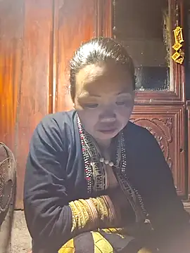 Snapshot of miomio-12 chatting on November 5, 2025, 12:41 pm miomio-12 online show from November 5, 2025, 12:41 pm