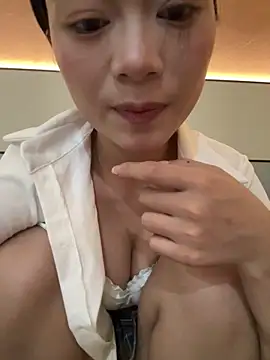 qingzi1218 online show from April 5, 2026, 5:47 am