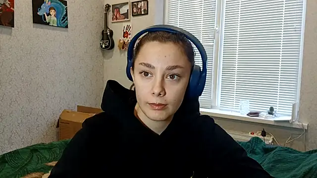 RavenGirlThier online show from October 12, 2025, 12:06 pm