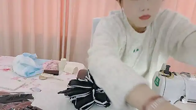 Snapshot of CCOO520 chatting on October 29, 2025, 7:40 am CCOO520 online show from October 29, 2025, 7:40 am