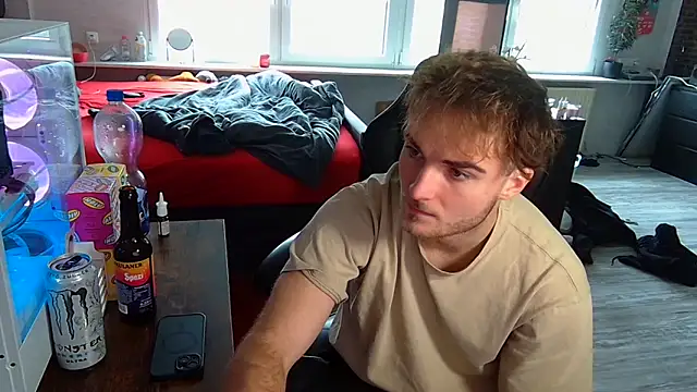 WolkenJunge2006 online show from October 6, 2025, 10:05 am