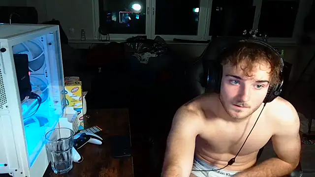 WolkenJunge2006 online show from November 11, 2025, 8:47 pm