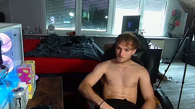 WolkenJunge2006 online show from October 8, 2025, 9:22 am